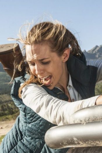 escena de Terror bajo la tierra 6