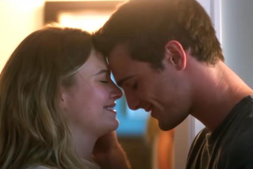 escena de película 2 corazones - 2020